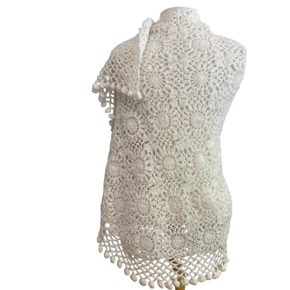 Handmade White Crochet knit Ruana Shawl Wrap With Floral Patterns & Pom-Pom Edge - Picture 4 of 9